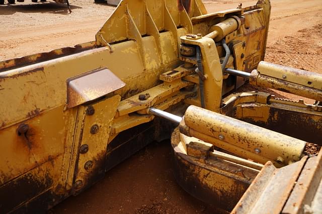 Image of Caterpillar D5H equipment image 1