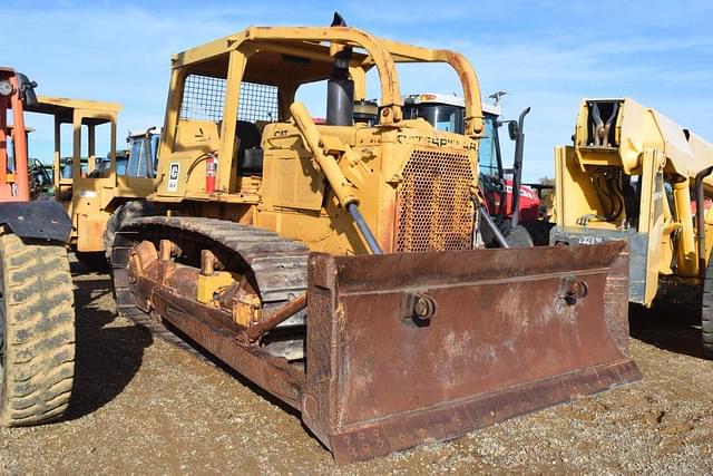 Image of Caterpillar D6D equipment image 3