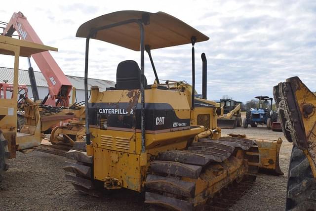 Image of Caterpillar D3 equipment image 2