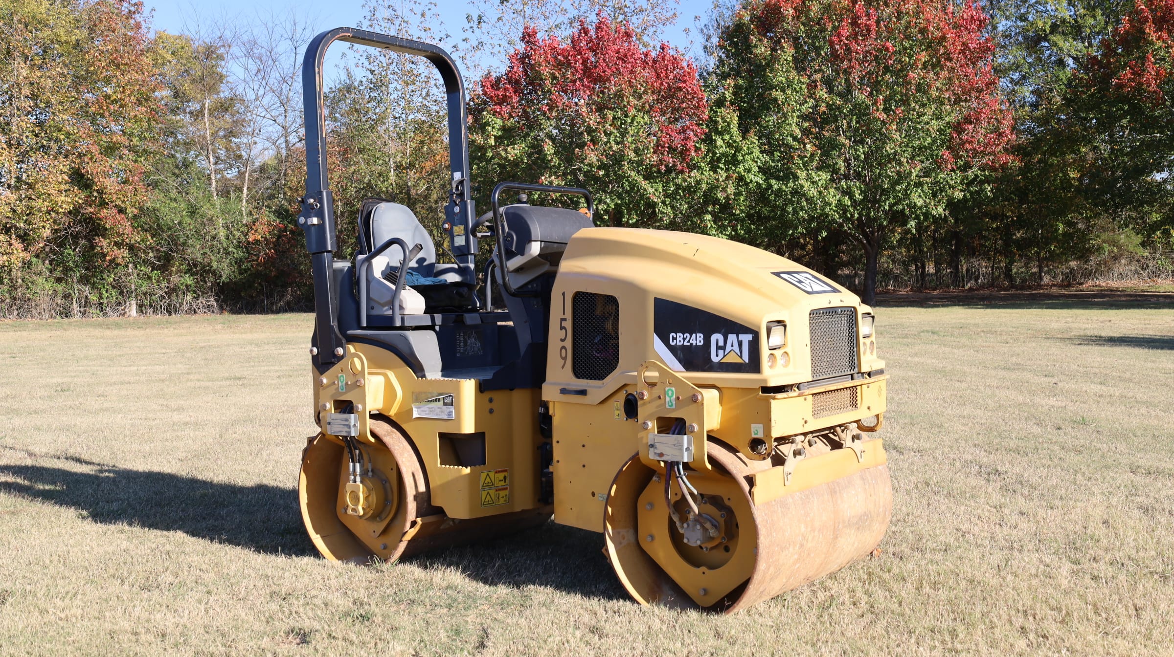 Caterpillar CB24B Equipment Image0