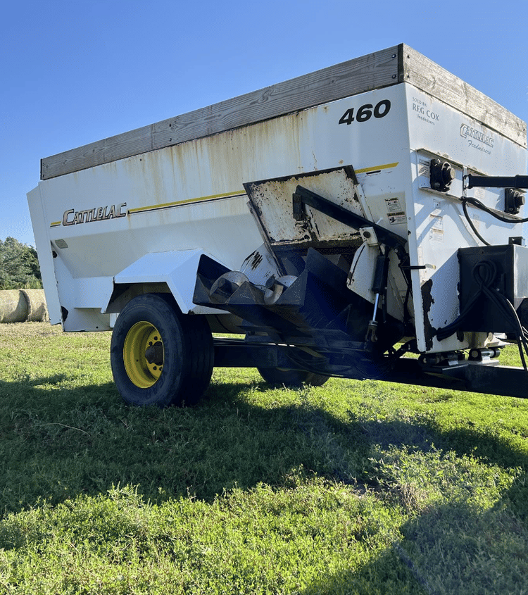 Cattlelac 460 Hay and Forage Grinders/Mixers for Sale Tractor Zoom