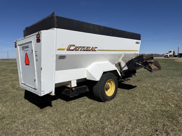 Image of Cattlelac 460 equipment image 2
