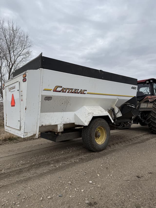 Image of Cattlelac 460 equipment image 3