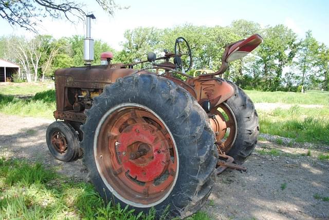 Image of Farmall Super M equipment image 2