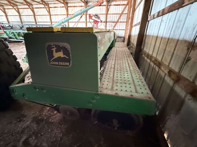 Image of John Deere 9300 equipment image 4