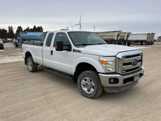 Image of Ford F-350 equipment image 2