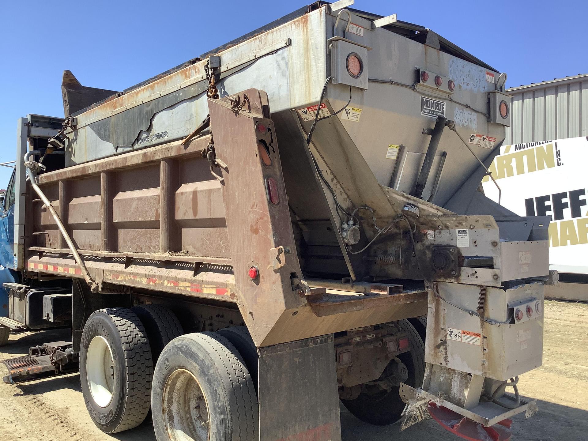Main image Sterling L9500 11