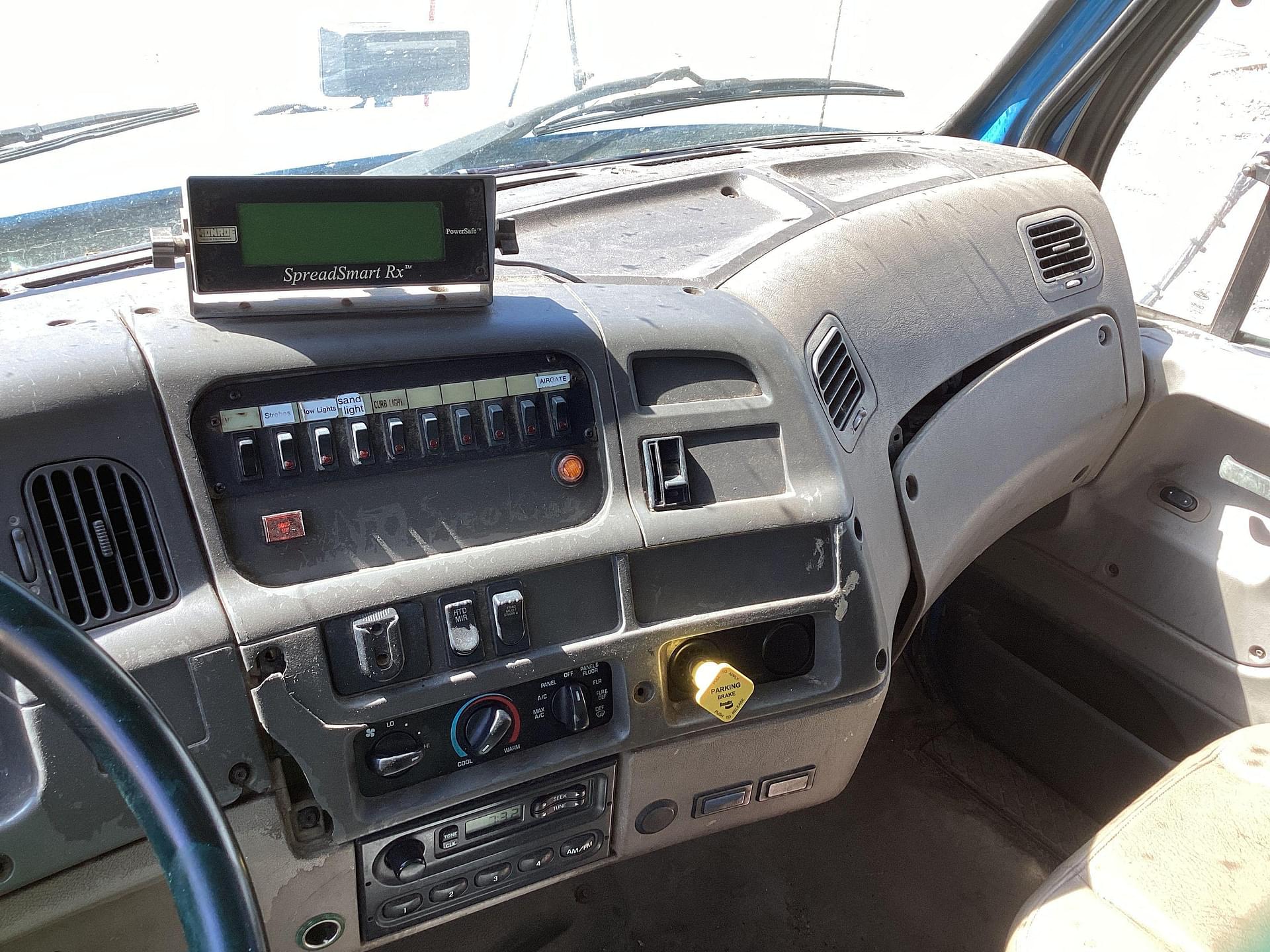 Main image Sterling L9500 32