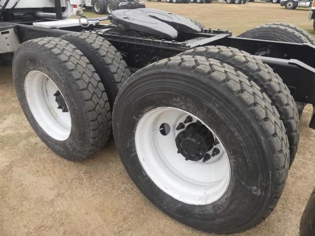 Image of International 9200i equipment image 4