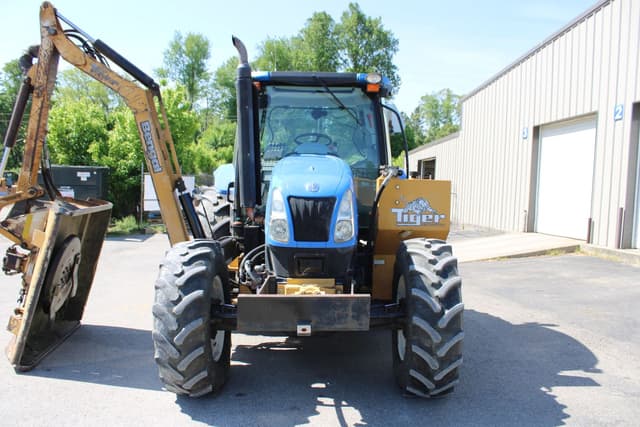 Image of New Holland T6020 equipment image 1