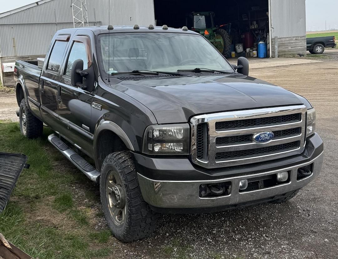 Image of Ford F-350 Primary image