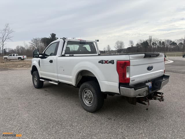 Image of Ford F-250 equipment image 3
