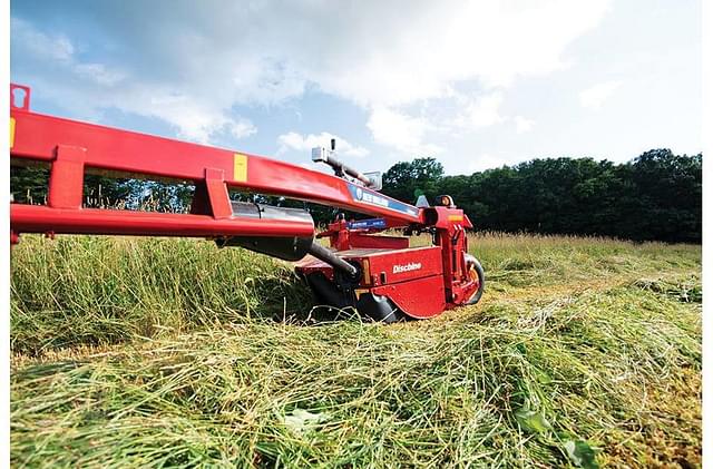 Image of New Holland 210 equipment image 3