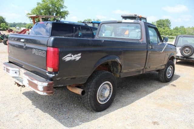 Image of Ford F-250 equipment image 2