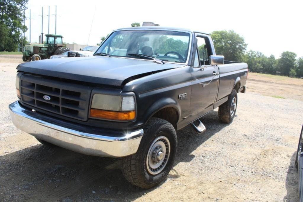 1993 Ford F-250 Equipment Image0