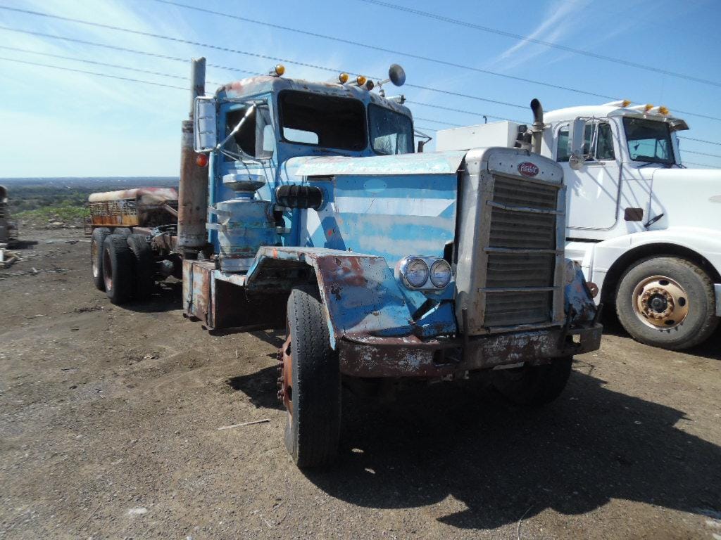 Main image Peterbilt 351