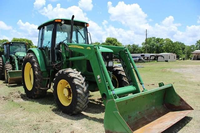 Image of John Deere 6415 equipment image 1