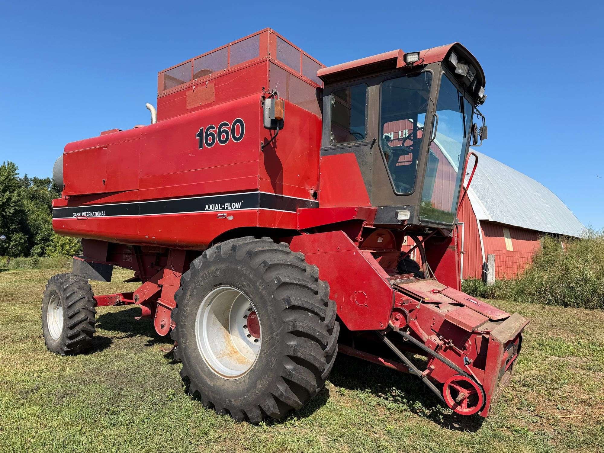 Case IH 1660 Equipment Image0