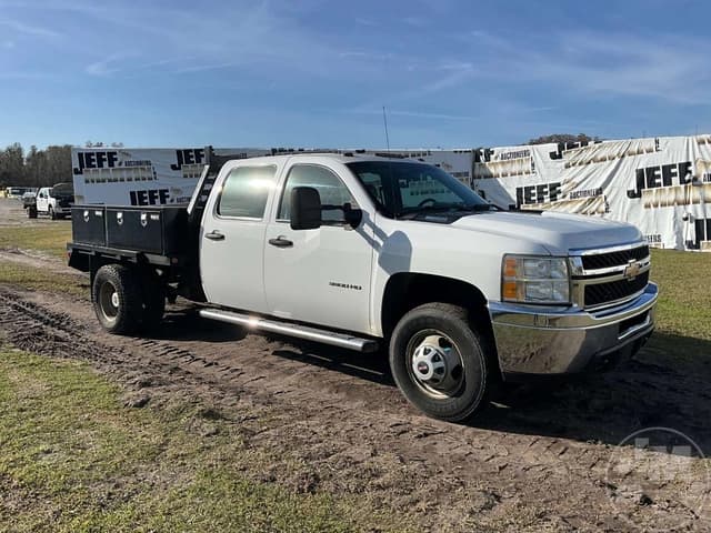 Image of Chevrolet 3500 equipment image 2