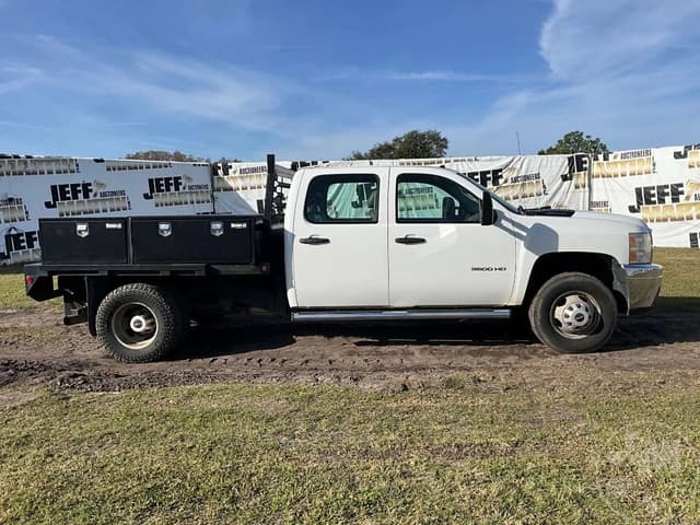 Image of Chevrolet 3500 equipment image 3