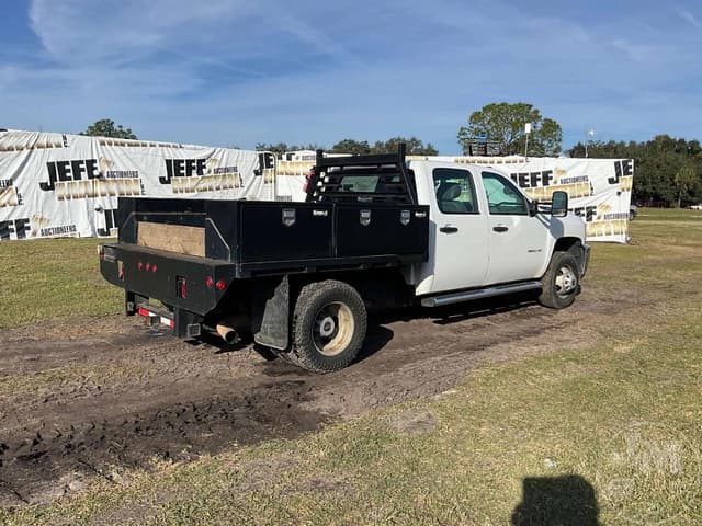 Image of Chevrolet 3500 equipment image 4