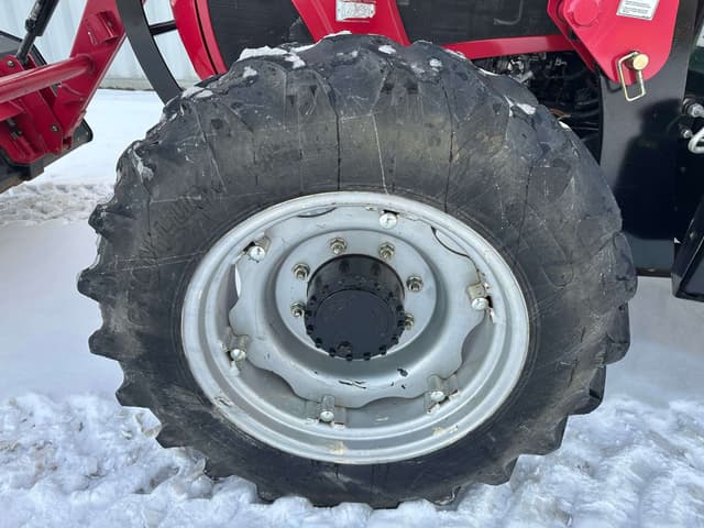 Image of Mahindra 7060 equipment image 3