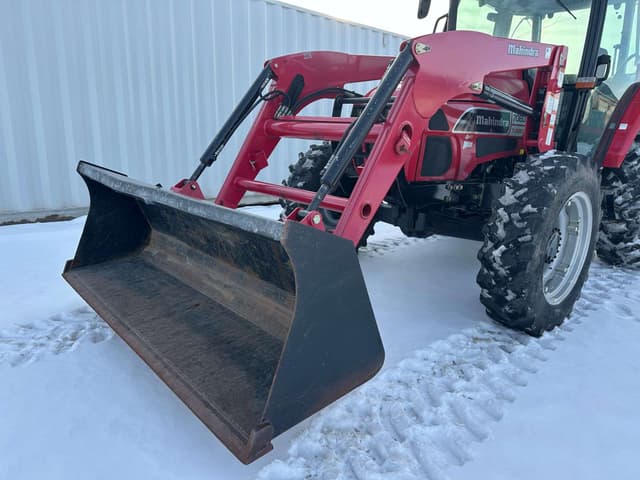 Image of Mahindra 7060 equipment image 1