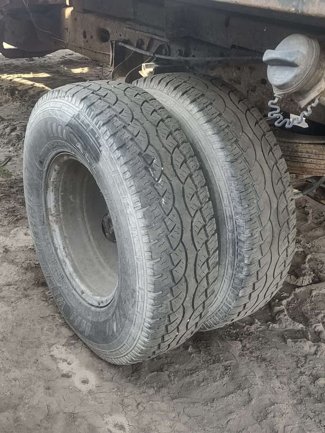 Image of Ford F-350 equipment image 4
