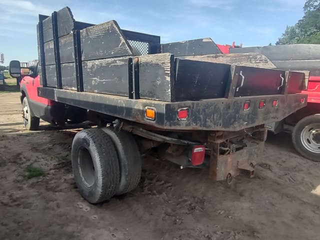 Image of Ford F-350 equipment image 2