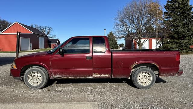 Image of GMC Sonoma equipment image 1