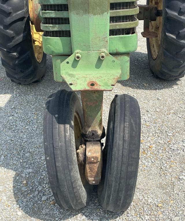 Image of John Deere A equipment image 4