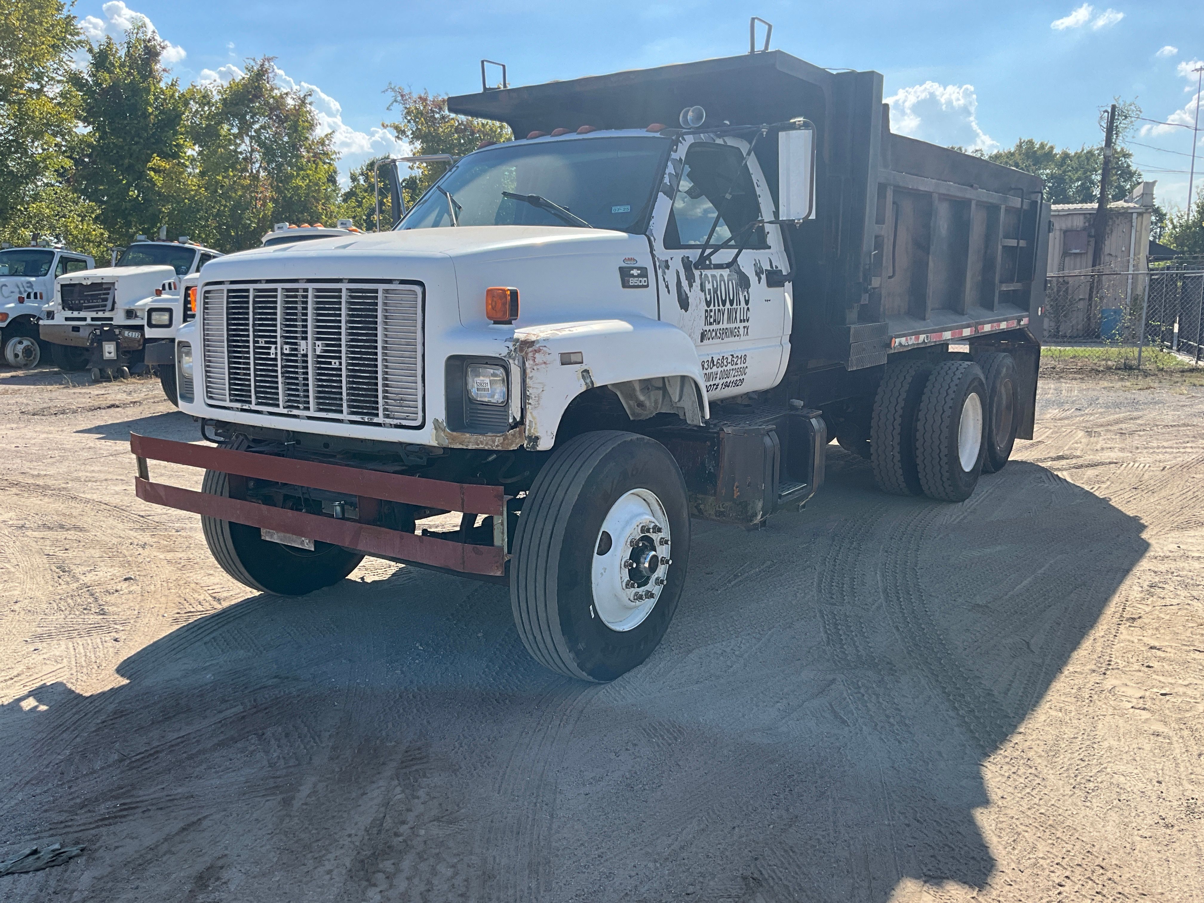 2002 Chevrolet Top Kick Equipment Image0