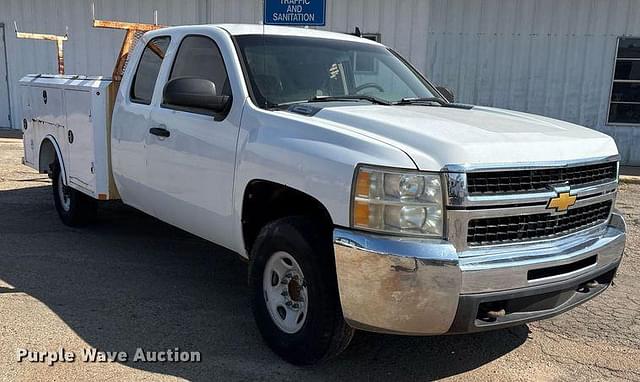 Image of Chevrolet 2500HD equipment image 2