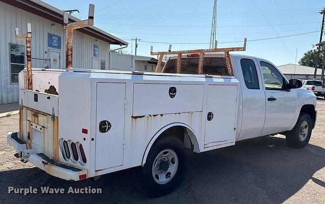 Image of Chevrolet 2500HD equipment image 4