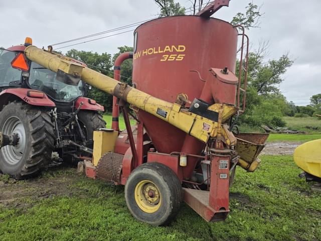 Image of New Holland 355 equipment image 3