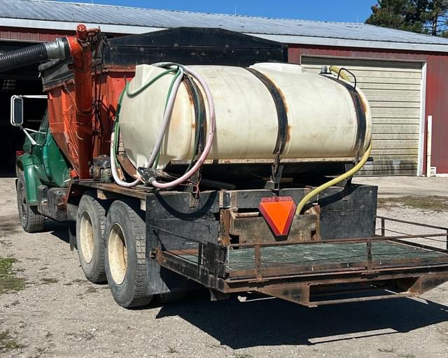 Image of Chevrolet C60 equipment image 2