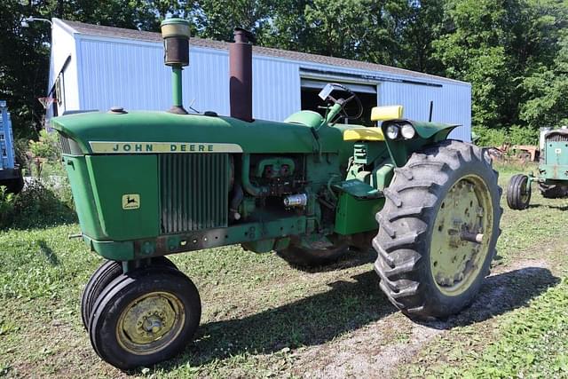 Image of John Deere 3020 equipment image 2