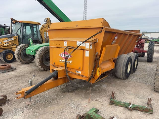 Image of Kuhn Knight 8124 equipment image 1