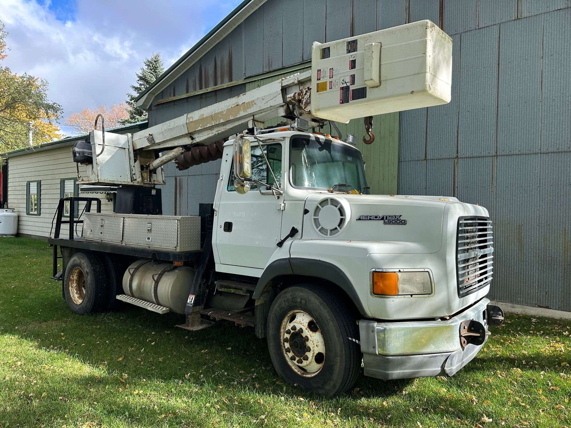1995 Ford Aeromax L9000 Equipment Image0