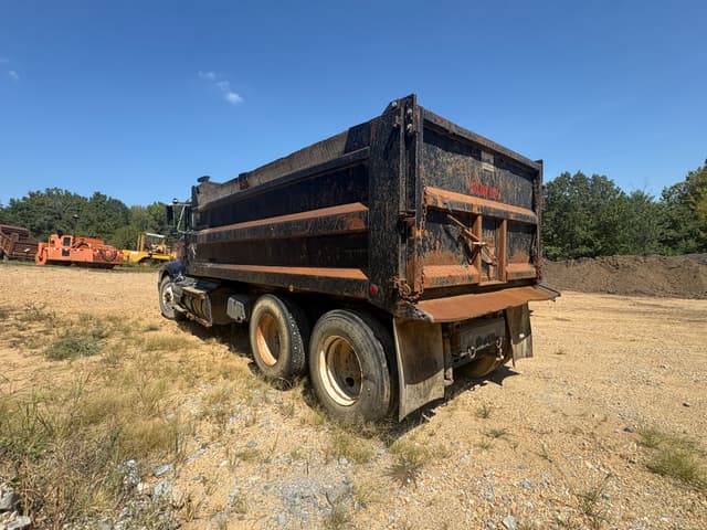 Image of International 9400 equipment image 3