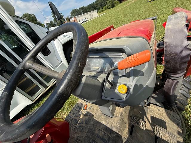 Image of Massey Ferguson 1532 equipment image 3