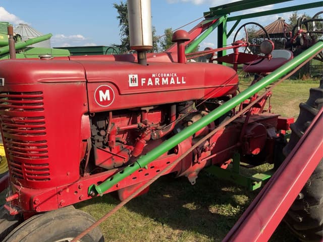 Image of Farmall M equipment image 2