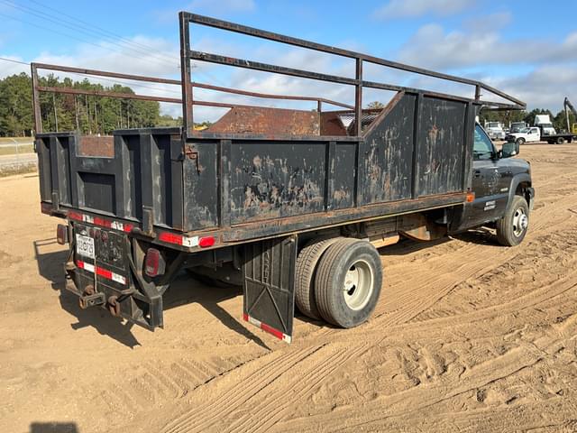 Image of Chevrolet Silverado equipment image 4