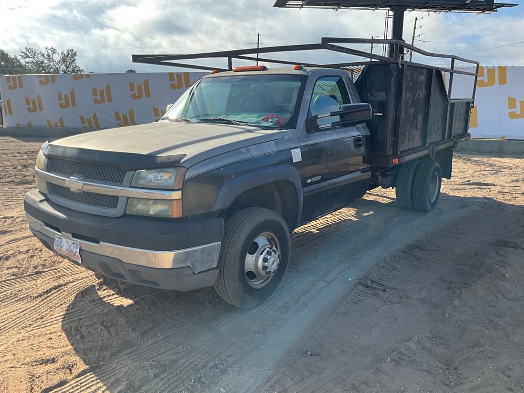 Image of Chevrolet Silverado Primary image
