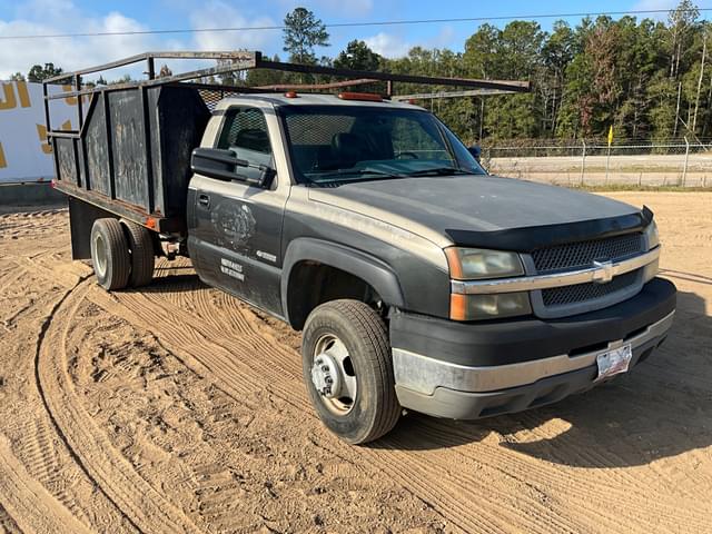 Image of Chevrolet Silverado equipment image 2