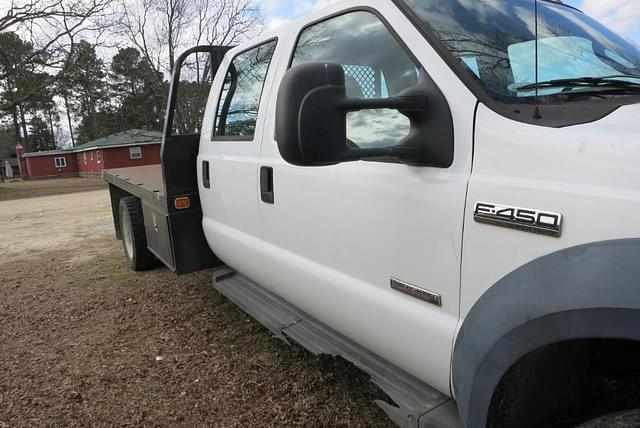 Image of Ford F-450 equipment image 3