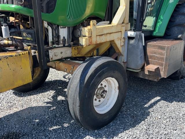 Image of John Deere 6220 equipment image 1