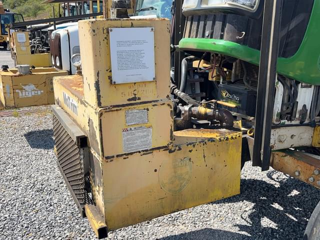 Image of John Deere 6220 equipment image 2