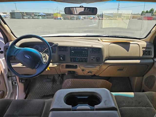 Image of Ford F-250 equipment image 4