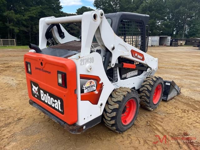Image of Bobcat S590 equipment image 2